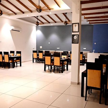 Hotel Badrika Inn Rewa Dış mekan fotoğraf