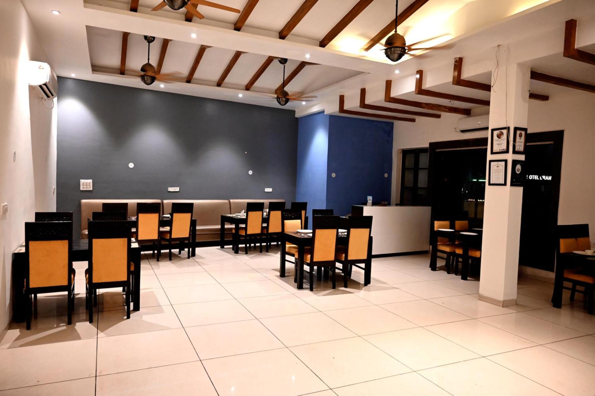 Hotel Badrika Inn Rewa Dış mekan fotoğraf